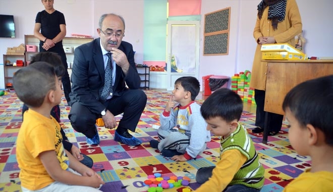 MİNİK ÖĞRENCİLER İSTEDİ,