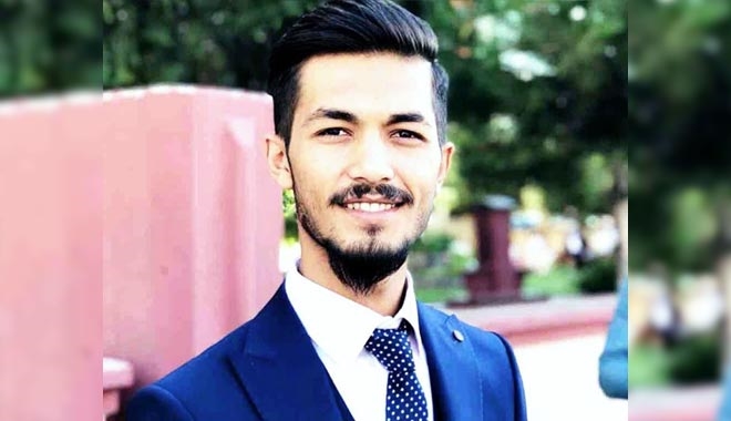 KARŞIDAN KARŞIYA GEÇMEYE ÇALIŞAN GENÇ