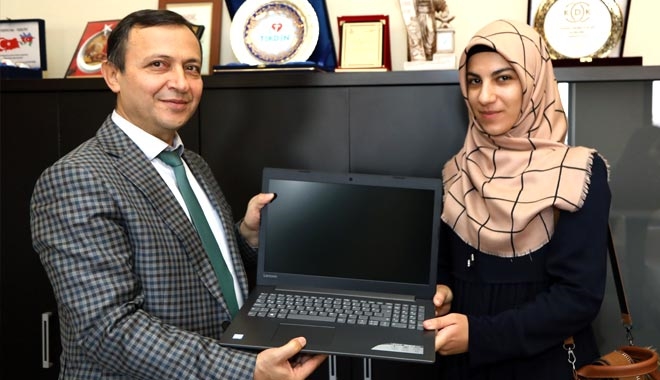 REKTÖR ÇALIŞ, ÜNİVERSİTE SINAVINDA