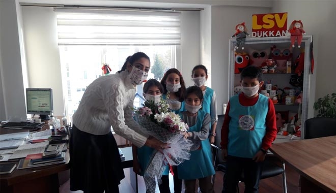 ÇOCUK MECLİSİ´NİN GENÇ YÜREKLERİ