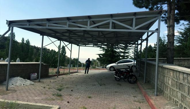 MELİKGAZİ´DE MEZARLIKLAR