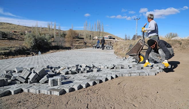 TALAS´TA YUKARI MAHALLELERE