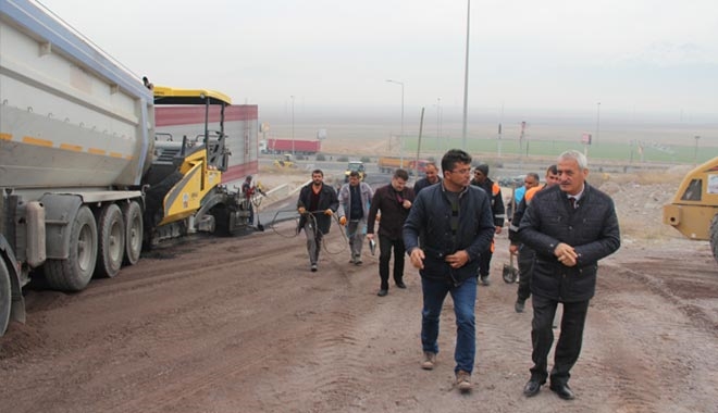 İNCESU´DA SARAYCIK TOKİ YOLU ASFALT ÇALIŞMASI