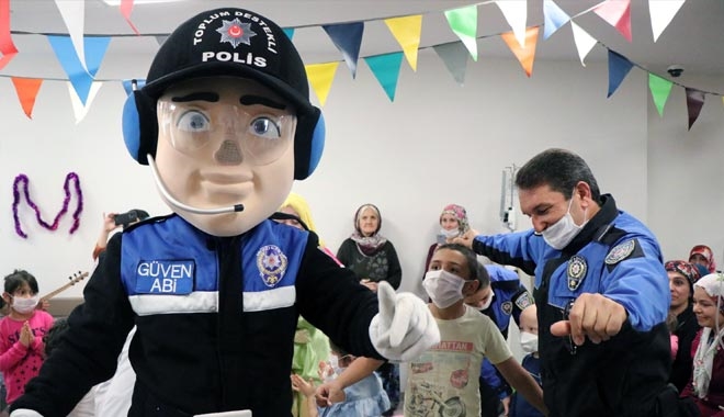 KAYSERİ EMNİYETİ LÖSEMİLİ ÇOCUKLARI GÖNÜLLERİNCE EĞLENDİRDİ