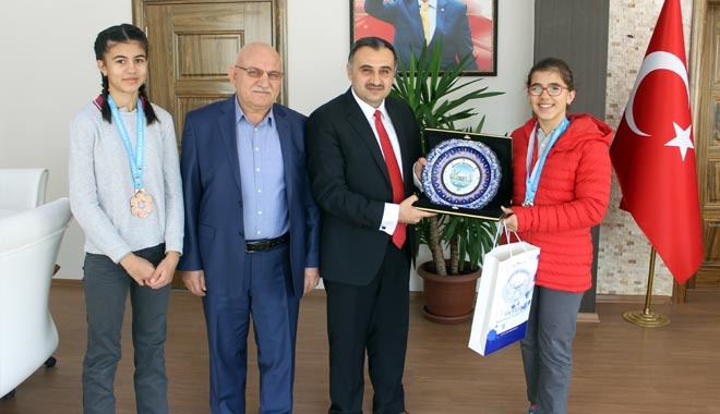 DEVELİ BELEDİYESİ´NİN KAYAK SPORCULARI