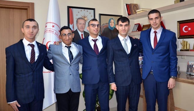 DEVLET, REHABİLİTASYON MERKEZİNDEKİ