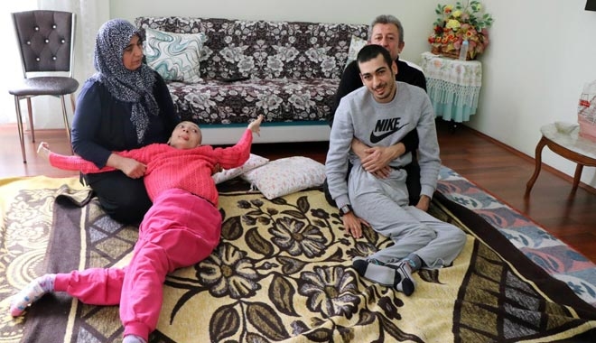 30 YILDIR ENGELLİ ÇOCUKLARINA BAKAN