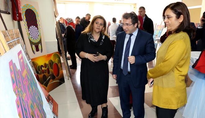 BENLİ, 1. TRSM SERGİ ALANINI GEZDİ VE