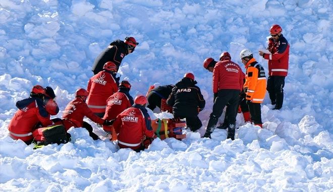 ERCİYES´TE NEFES KESEN ÇIĞ TATBİKATI