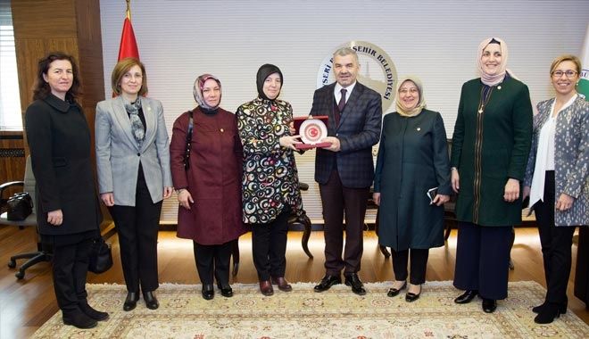 KADIN MİLLETVEKİLLERİ BÜYÜKŞEHİR´DE