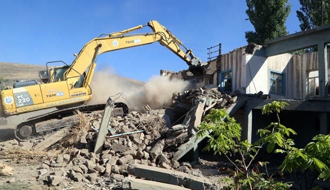 DEVELİ´DE METRUK EVLER