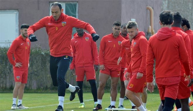 KAYSERİSPOR´DA KONYA MESAİSİ TAM GAZ