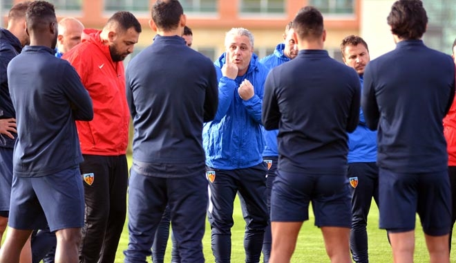 ŞUMİ´DEN OYUNCULARA GÖZDAĞI