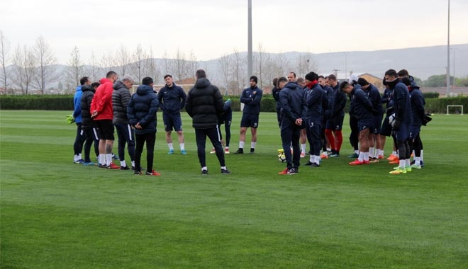 KAYSERİSPOR´DA GENÇLER MESAİSİ SÜRÜYOR