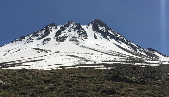 ERCİYES DAĞI´NA KAR YAĞDI