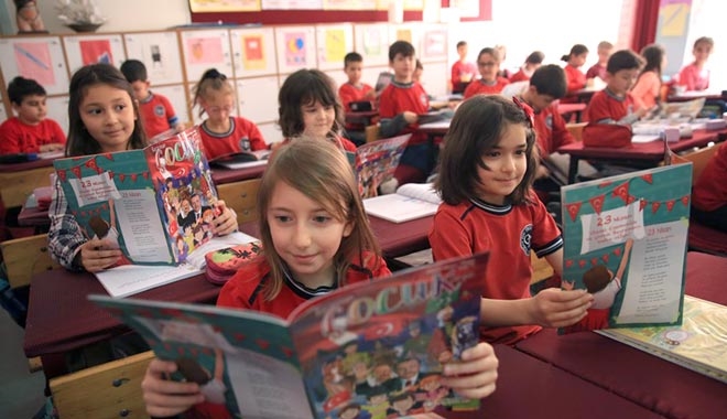 BAŞKAN ÇOLAKBAYRAKDAR, ÖĞRENCİLERE