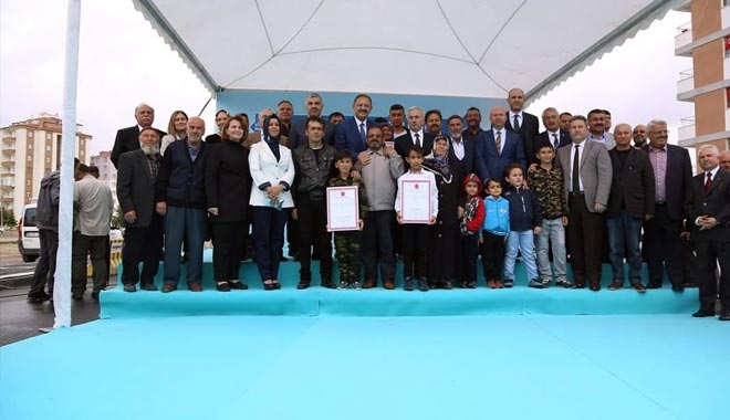 ZİYA GÖKALP KONUTLARI´NDA