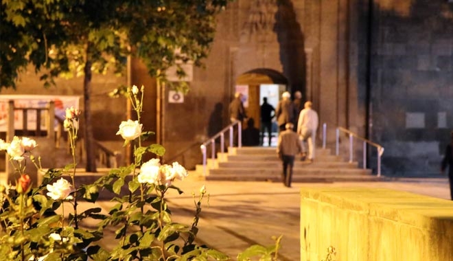 KAYSERİ´DE İLK TERAVİH NAMAZINDA