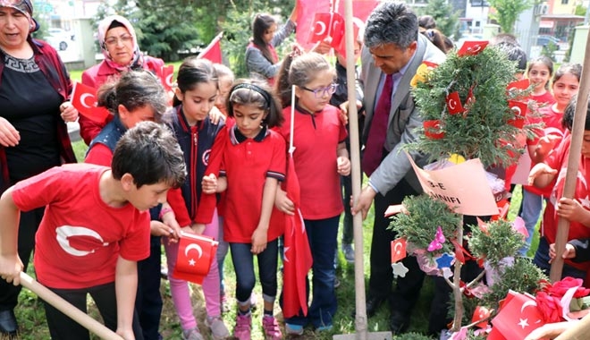 ?BU VATAN İÇİN BİZ DE VARIZ´ DEDİLER, ŞEHİTLİĞE FİDAN DİKTİLER