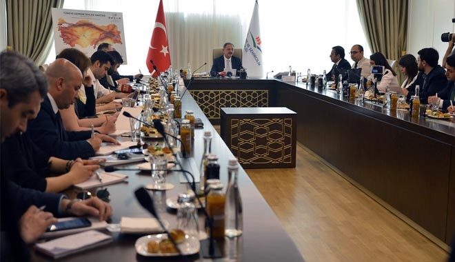 BAKAN ÖZHASEKİ İMAR BARIŞINI BASIN TOPLANTISINDA ANLATTI