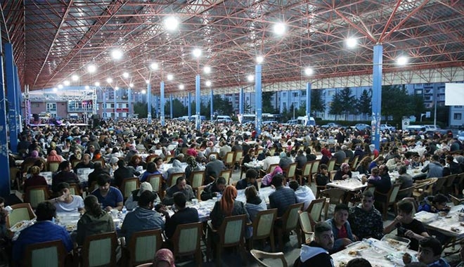 ´MAHALLEMDE İFTAR VAR´ PROGRAMI İLE 