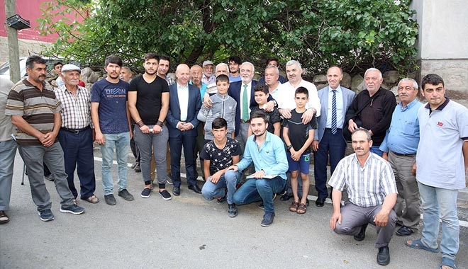 BAŞKAN ÇELİK´E MAHALLERDE COŞKULU KARŞILAMA