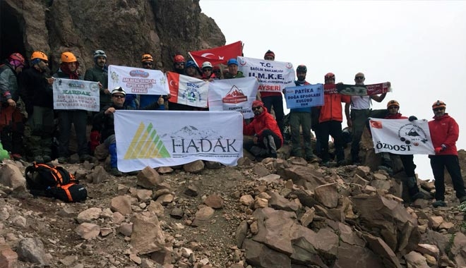 15 TEMMUZ ŞEHİTLERİ ERCİYES´İN ZİRVESİNDE ANILDI