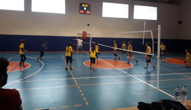 ŞAHİNSPOR İLE ARTEMİS DOSTLUK MAÇINDA KARŞILAŞTI