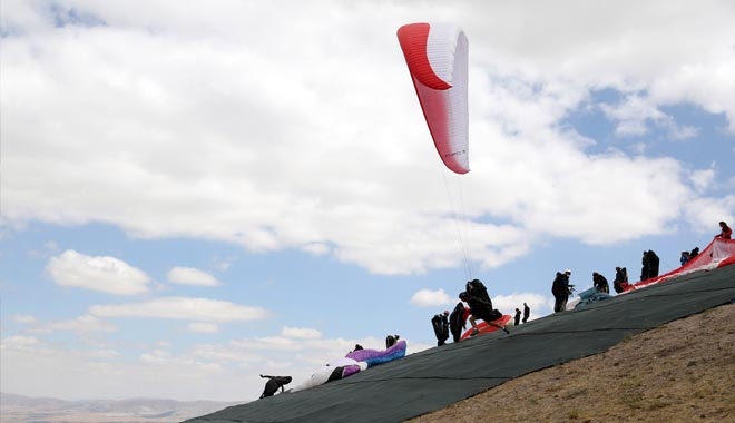 TÜRKİYE YAMAÇ PARAŞÜTÜ ŞAMPİYONASINDA
