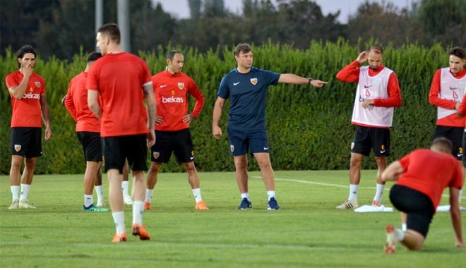 KAYSERİSPOR MAÇ SAATİNİ BEKLİYOR