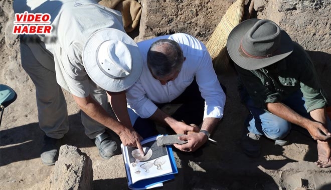 ?GEÇMİŞİN İZLERİNİ GELECEĞE TAŞIYORUZ?