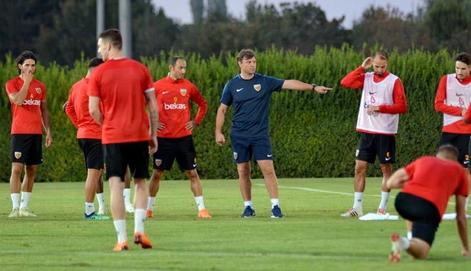 KAYSERİSPOR MAÇ SAATİNİ BEKLİYOR