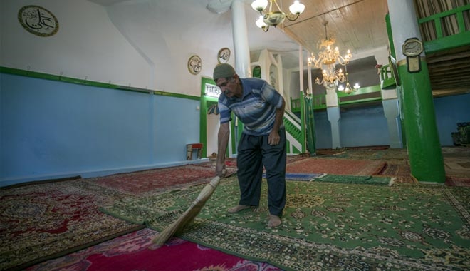 TERK EDİLMİŞ MAHALLEDEKİ