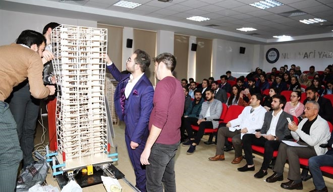 LİSE ÖĞRENCİLERİ