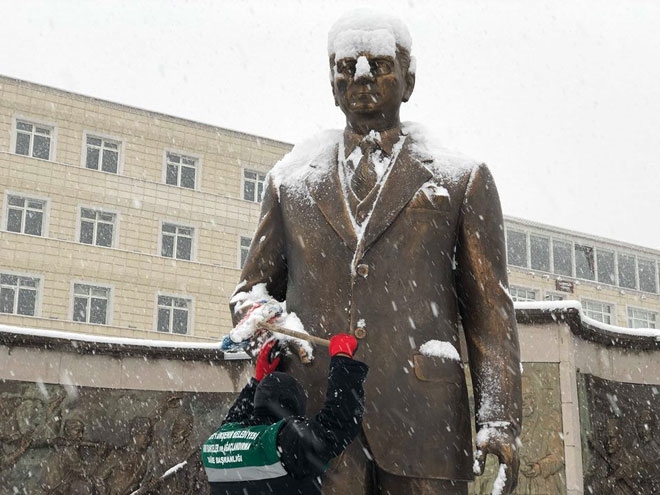 ATA´YI KAR ALTINDA BIRAKMADI