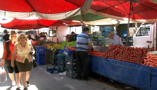 HAVANIN GÜZEL OLMASI PAZARCILARIN YÜZÜNÜ GÜLDÜRÜYOR