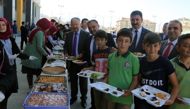 DURU VE CABBAR´DAN ÖĞRENCİLERE TEBRİK