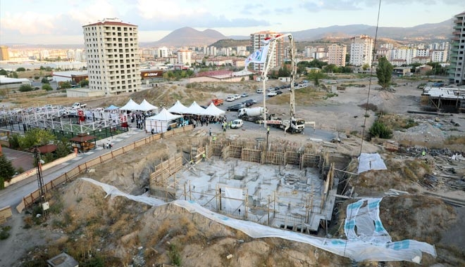 MAHALLELERİ YENİLİYORUZ