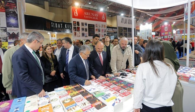 KİTAP FUARI 700 BİNE GİDİYOR