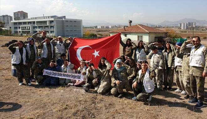 LİSESİ ÖĞRENCİLERİ, SÖZDE DEĞİL ÖZDE KENDİLERİNE DEĞER KATIYOR