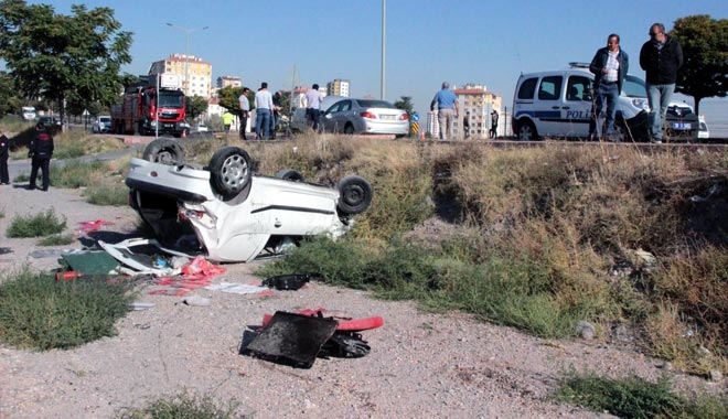 OTOMOBİL ŞARAMPOLE YUVARLANDI