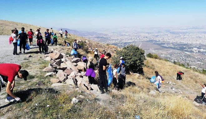 ÖĞRENCİLER 85 TORBA ÇÖP TOPLADI