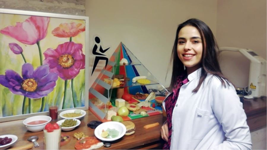 POLİKİSTİK OVER HASTALIĞI GEBE KALMAYI ENGELLEYEBİLİYOR