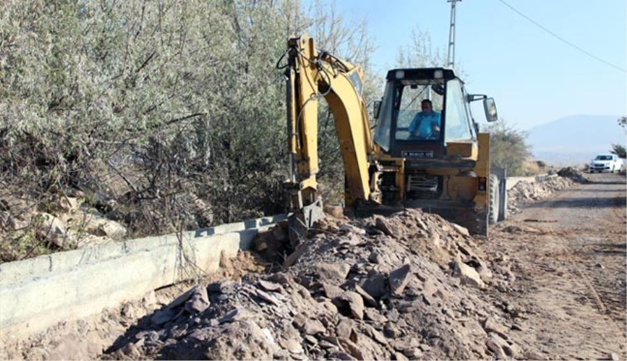 15 BİN METRE SULAMA KANALI İLE YEREL TARIMA DESTEK