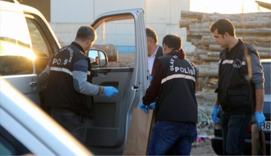 ARACIN CAMINI KIRARAK YAKLAŞIK 30 BİN TL ÇALAN ŞAHISLAR YAKALANDI