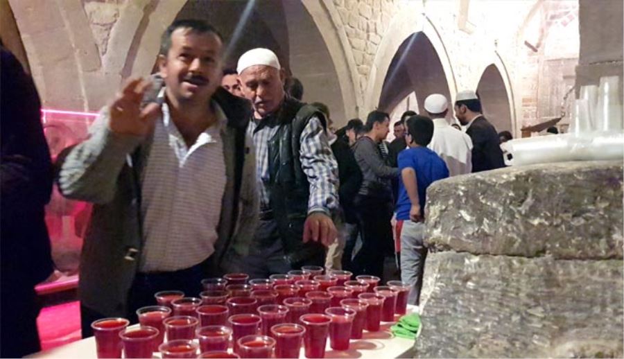 312 YILLIK GELENEK SİVASİTTİ HATUN CAMİNDE DEVAM EDİYOR