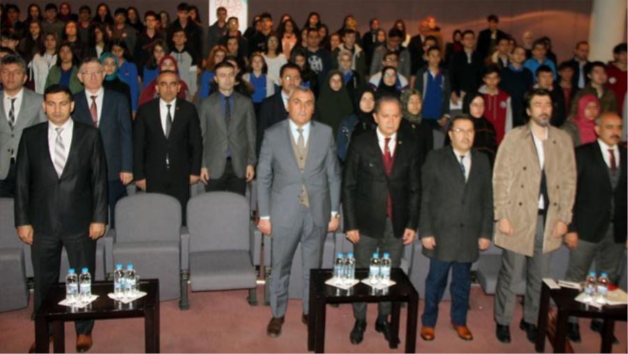 ÖĞRENCİLER NECİP FAZIL KISAKÜREK