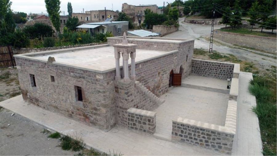KOCASİNAN, HİMMETDEDE’Kİ 8 ASIRLIK CAMİYİ RESTORE ETTİ