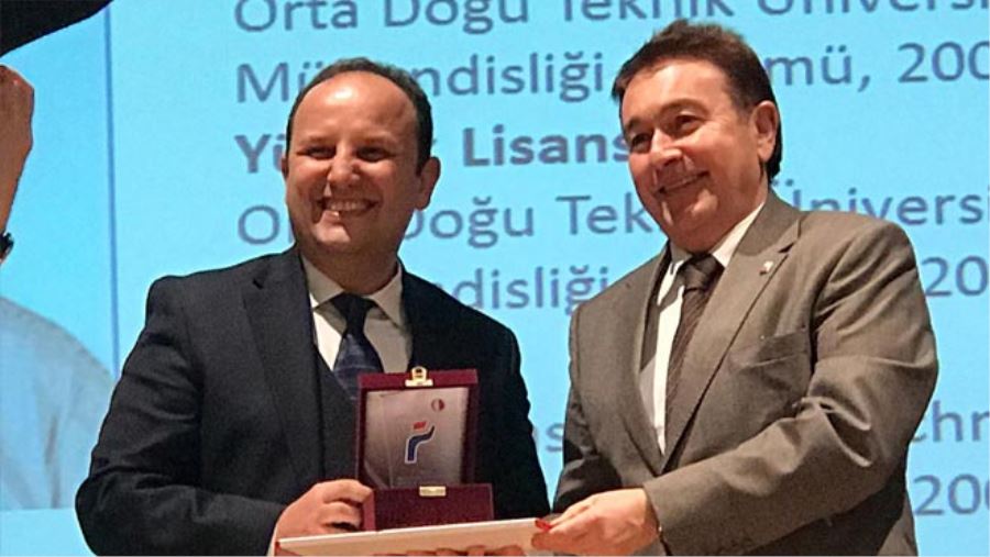 AGÜ ÖĞRETİM ÜYESİ PROF. DR. GÜNGÖR’E ARAŞTIRMA TEŞVİK ÖDÜLÜ