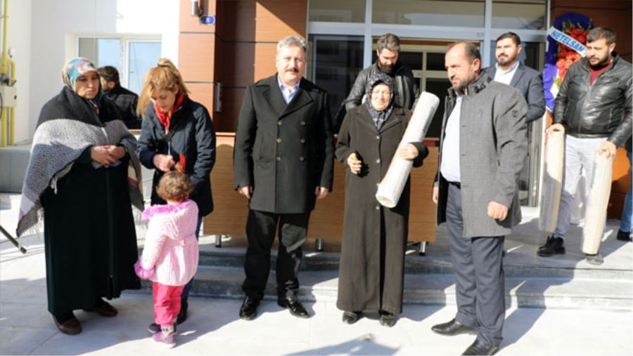 MELİKGAZİ’DE 58 DAİRENİN ANAHTARLARI TESLİM EDİLDİ